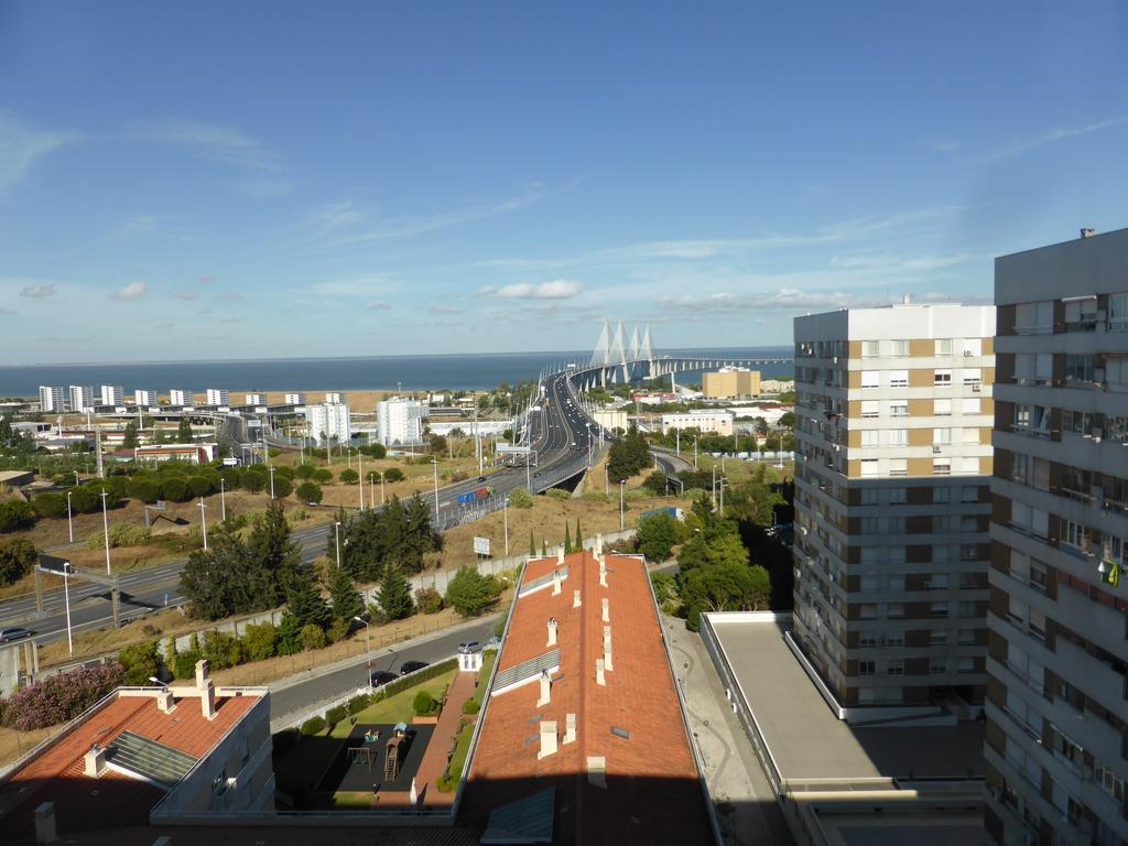 A View To The River Tejo - Sixtyfive Boutique Home Lissabon Exterior foto